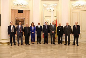 Sobre el almuerzo de trabajo del Embajador de Rusia en España Yuri Korchagin ofrecido a los representantes del Gobierno de Castilla y León Sobre el almuerzo de trabajo del Embajador de Rusia en España Yuri Korchagin ofrecido a los representantes del Gobierno de Castilla y León
