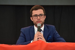 СОВЕТНИК ПОСОЛЬСТВА ПРИНЯЛ УЧАСТИЕ В «КРУГЛОМ СТОЛЕ» ПО БРИКС СОВЕТНИК ПОСОЛЬСТВА ПРИНЯЛ УЧАСТИЕ В «КРУГЛОМ СТОЛЕ» ПО БРИКС